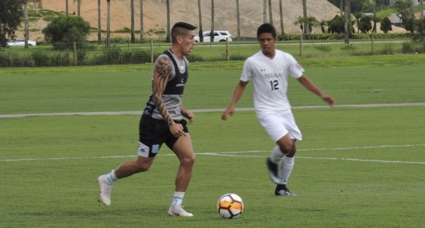 Ricky Centurión en el amistoso ante un juvenil elenco de la Florida.
