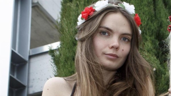"Oksana (foto), fue hallada ayer en París en su apartamento. Se suicidó", indicó Shevchenko, una de las líderes de este grupo feminista.