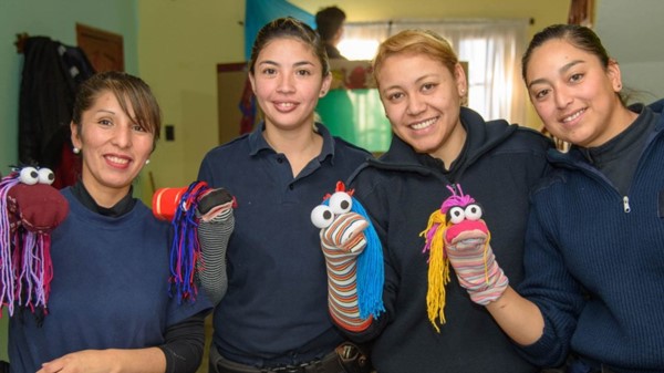 Los policías terminaron el taller  “Títeres y habilidades sociales”.