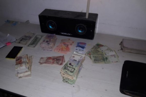 Evidencias. La Policía secuestró diversos elementos que serán sometidos a diligencias judiciales.