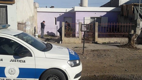 Procedimiento. Hubo un procedimiento en una vivienda en procura de encontrar indicios esclarecedores.