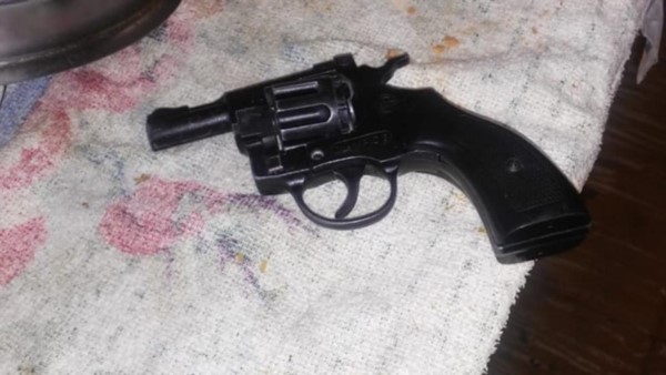 Dos armas fueron secuestradas en el procedimiento policial de alto riesgo y resultados positivos. 
