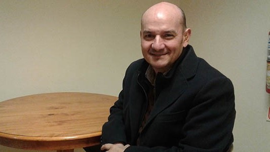 El Maestro Fernando Saldivia retomó la práctica de la Esgrima en Trelew. Las clases son abiertas y gratuitas.