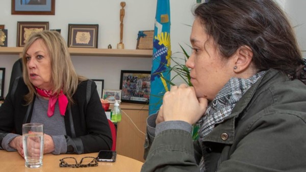 Ayuda. Artero firmó la prórroga del beneficio para jubilados.