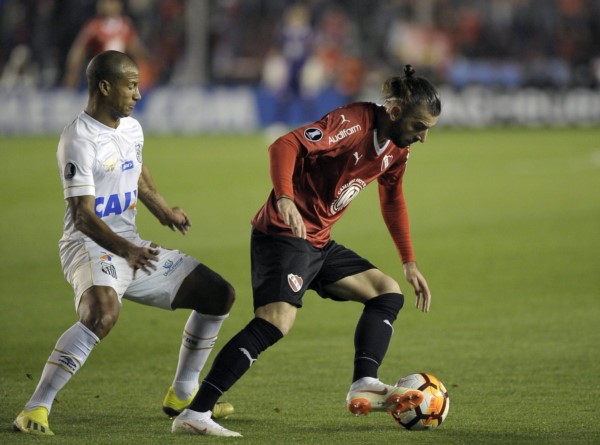 Le podrían dar por ganado a Independiente 3-0 el partido ante Santos por culpa de Carlos Sánchez.