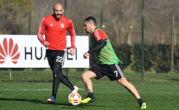 Todos los días se empiezan siempre con un nuevo lesionado en River. La racha empezó con Mayada, Montiel y Scocco, ayer Enzo Pérez, y hoy Mora.