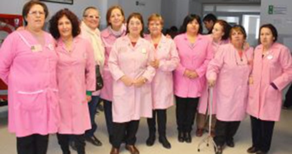 El Voluntariado de Damas Rosadas tiene como misión colaborar con el equipo de salud del Hospital.
