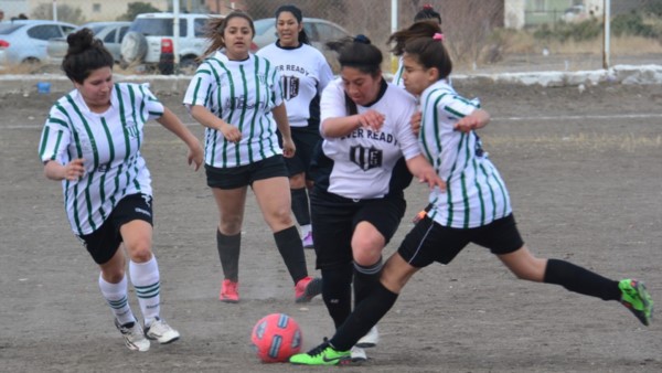 El "Albinegro" fue concluyente ante Germinal Verde y Blanco, que sumó su segunda goleada consecutiva.