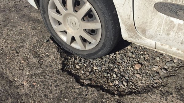 Rompe todo. Una imagen que refleja cómo se pueden romper coches. 