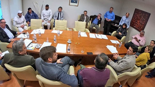 Los trabajadores de Soriano fueron hasta la Legislatura para reclamar por la continuidad laboral.