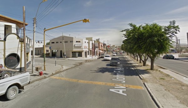 El cuerpo fue encontrado en un comercio de Kennedy y Charrúas (Imagen ADNSur)