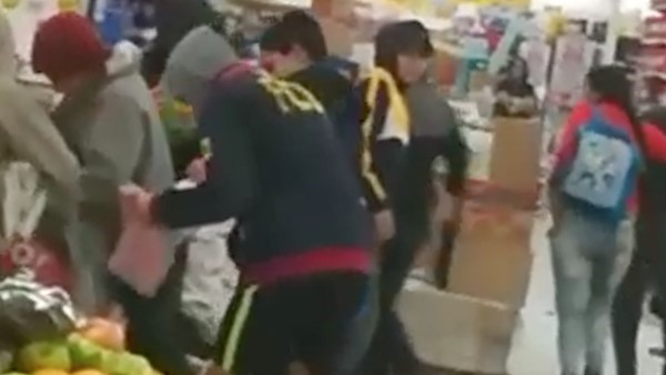 Momentos en que se producía el  ataque delictivo en Carrefour. 
