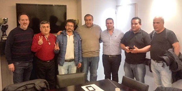 Justicialistas. Osorio, tercero desde la izquierda, reivindicó el freno al recorte de las asignaciones. 