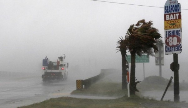 Estragos del huracán Florence en Carolina del Norte: 500 mil sin luz y 20 mil en refugios.