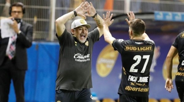 Diego Maradona, tras su debut en Dorados: "Miré para arriba y creí que estaba en la cancha de Boca".