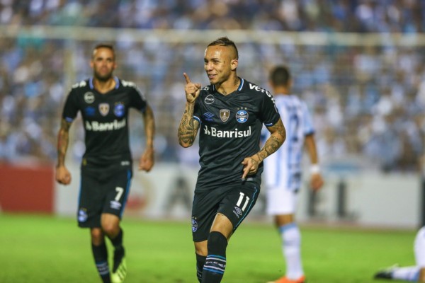 Gremio venció de visita a Atlético Tucumán y puso un pie en semifinales de Copa Libertadores.