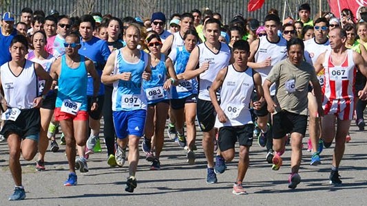 Más de cien atletas participaron ayer de la Corrida Solidaria en el Sindicato de Empleados de Comercio.