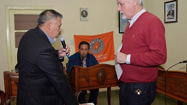 Luis Rojas asumió como concejal en lugar de Valeria Saunders.