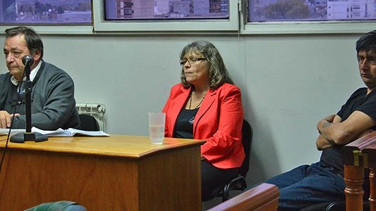 Argumentos. Salaberry (izquierda), Bortagaray y Huinchillán durante la extensa audiencia final en Trelew.