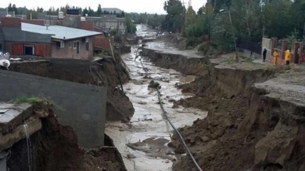 Desastre. La ciudad petrolera todavía no tiene los proyectos que necesita concretar tras el temporal.  