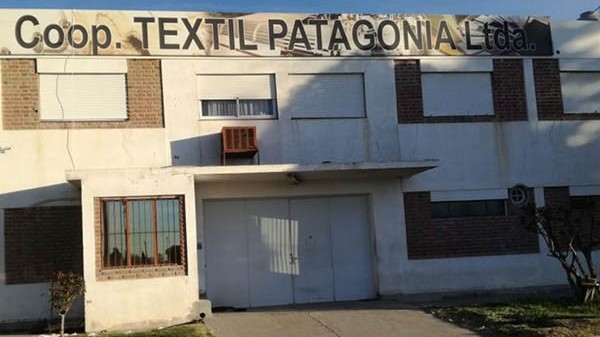 De los 28 operarios de la cooperativa textil deberán desvincular a 7 para que cierren los números.