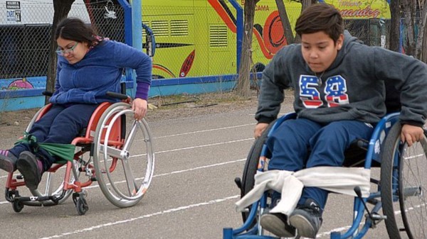 Más de 150 chicos participaron de la jornada de atletismo en Trelew.