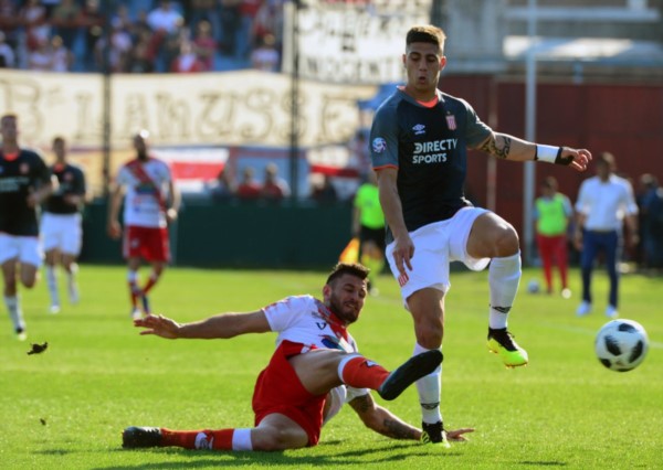 Estudiantes no pudo superar en los 90 minutos a Luján, pero por penales ganó 4 a 1.