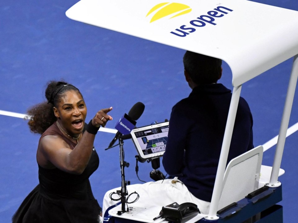 Los nervios a Serena Williams le salieron caros: fue multada por tres infracciones durante la final.