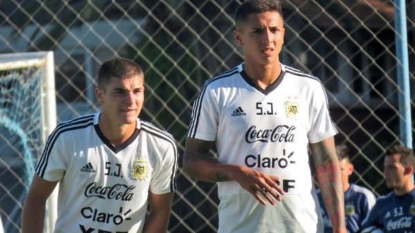 Agustín Almendra (derecha) se pierde el Sudamericano de la categoría en Chile.