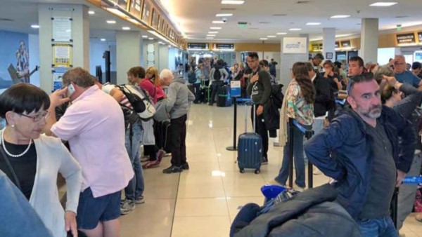 Dudas. El Almirante Zar tuvo incertidumbre pero luego la situación se normalizó con el pasar de las horas. 