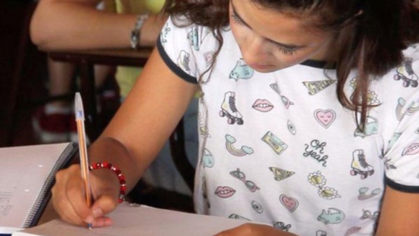 Alumna. Los jóvenes chubutenses podrán seguir aprovechando las opciones de un estudio bien local. 