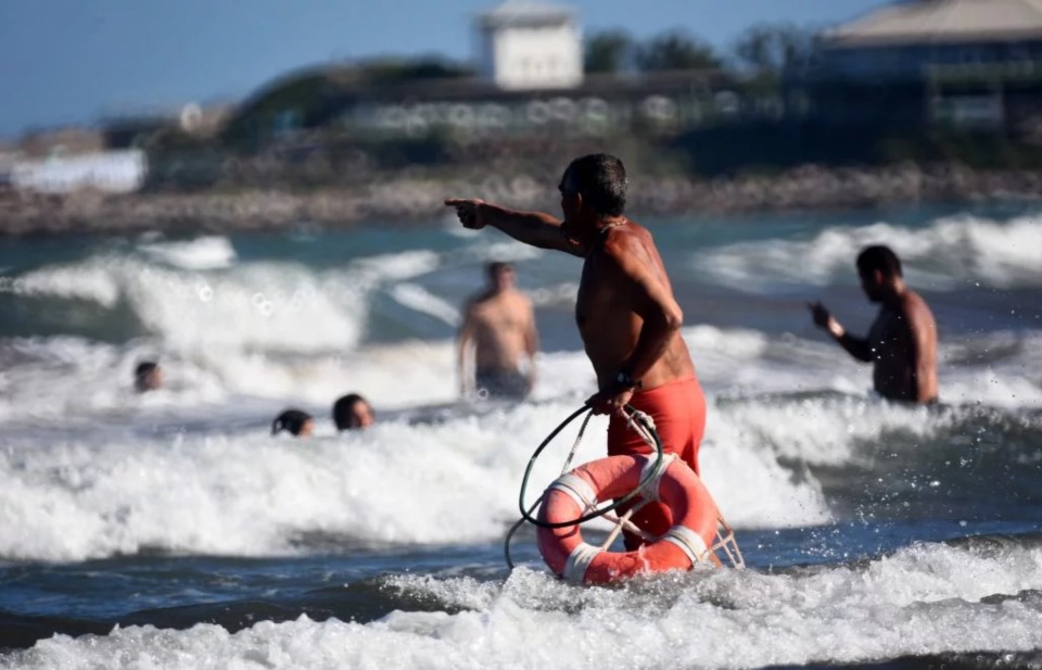 Un hombre de 40 años, oriundo de Tucumán, murió ahogado en Punta Mogotes, a la altura del balneario 10.