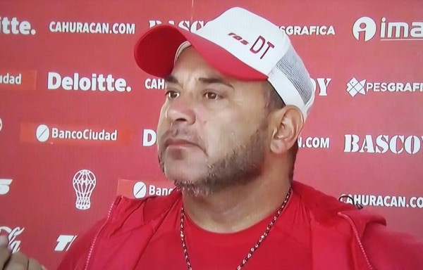 El "Turco" inicia su cuarto ciclo en el Globo sin refuerzos y con expectativa por Marcos Díaz.