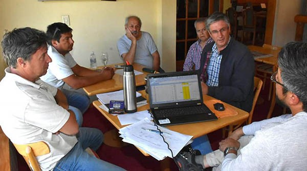Coordinación. El Ejecutivo y la empresa acuerdan un plan de obras.