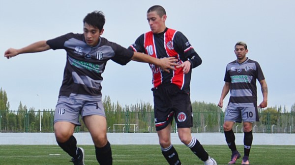 El “Albinegro” derrotó al “Tricolor” por 3-1 en el único partido pendiente en el Clausura de la Liga del Valle.