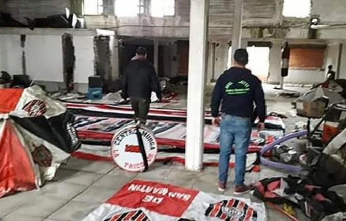 Detuvieron a siete barras de Chacarita: secuestraron drogas, armas, dinero y vehículos.