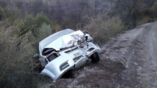 El siniestro vial sucedió en la ruta Nº 71 entre un Chevrolet Aveo y una camioneta VW Amarok de Telefónica.