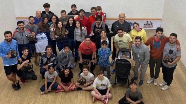Los jugadores en La Martineta. Fue un fin de semana a puro squash en el marco de la fecha 2 del Circuito.
