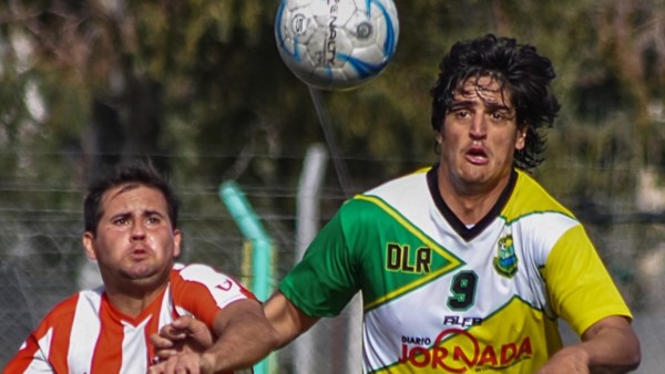La Ribera perdió en el estreno del torneo en condición de local ante Racing Club por 2-1, en El Tehuelche. 