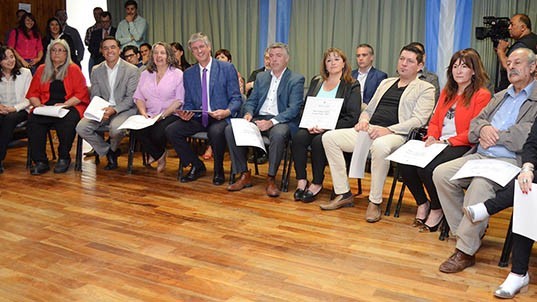 Certificados. El jefe comunal y los ediles electos cumplieron el último trámite antes de su asunción.