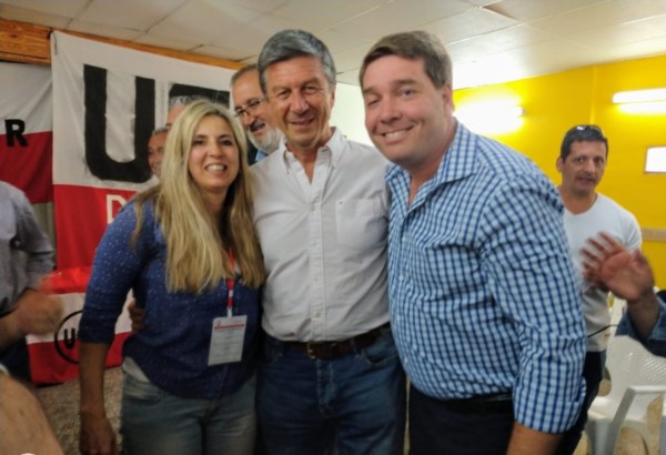 Caminoa, el diputado Gustavo Menna y el intendente electo de Rawson, Damián Biss, hoy en Gobernador Costa. (Foto: Twitter Gustavo Menna)