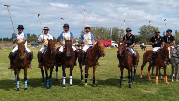 Los dos equipos que jugaron este fin de semana su encuentro amistoso en el Trelew Polo Club. Recordemos que el campeonato fue suspendido.