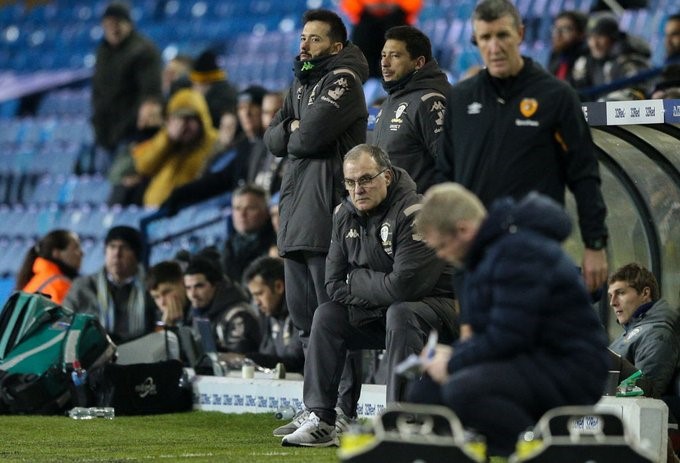 El conjunto del Loco se impuso 2-0 al Hull City y se mantiene como sólido puntero del Championship.