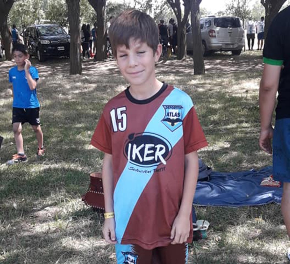 Ramiro Weise, es uno de los defensores del equipo, quien surgió del semillero de Argentinos Del Sur .