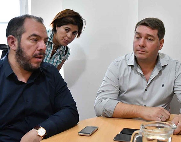 Gestiones. El ministro Grazzini (izquierda) en una postal de las negociaciones con el intendente Biss.