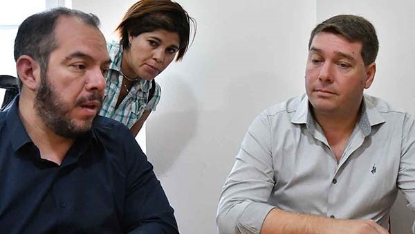 Gestiones. El ministro Grazzini (izquierda) en una postal de las negociaciones con el intendente Biss.