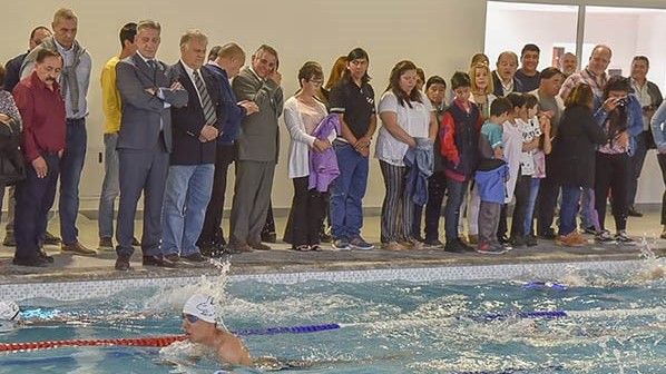 Al agua. Seitune comenzó su sexto mandato como intendente con una obra clave para la comunidad de Tecka.