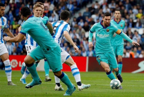 Vuelven los fantasmas, los azulgranas con Messi no pueden en Anoeta.