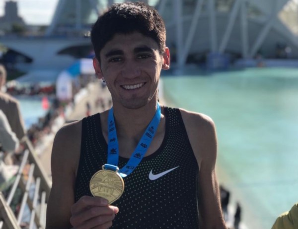 Eulalio Muñoz, nacido en Gualjaina, logró este domingo en el Maratón de Valencia.