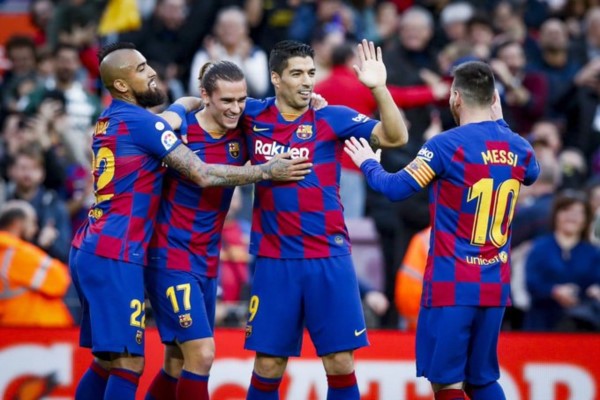 Con una genialidad de Leo Messi, Barcelona goleó 4-1 al  Alavés  y cerró el 2019 como líder de La Liga.